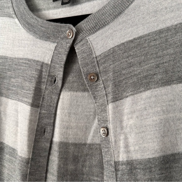 Banana Republic 100% Merino Wool Button Down Lightweight Cardigan | Light + Dark - Picture 2 of 8
